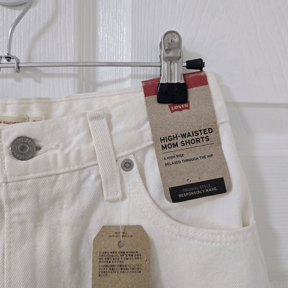 Levi's Original White High Waisted Mom Jean Shorts New Size 25 - Picture 5 of 8